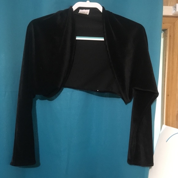 Other - Black velvet shrug